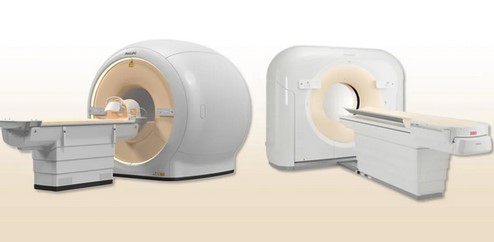 Магнитно-резонансный (слева) и компьютерный (справа) томографы