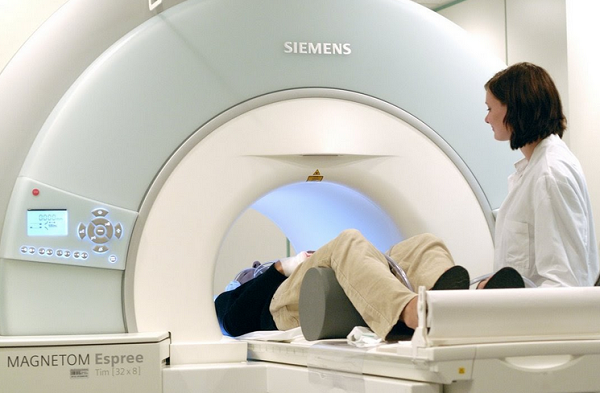 МРТ головы на закрытом томографе