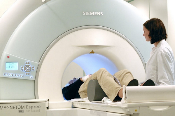 Процедура МРТ на тоннельном томографе Siemens