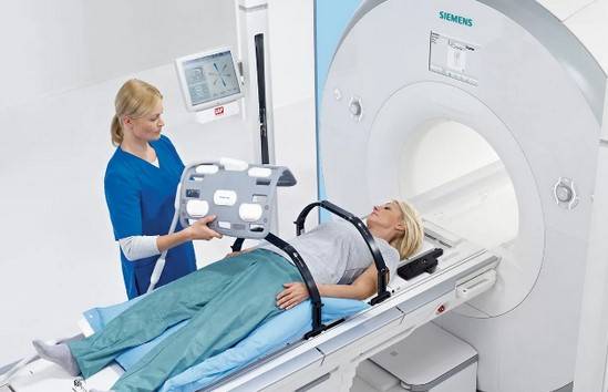 МР-сканирование абсолютно безопасно для большинства пациентов и не сопряжено с болью