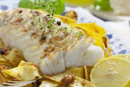 Нежирная отварная рыба не вызывает нарушений в работе желудочно-кишечного тракта